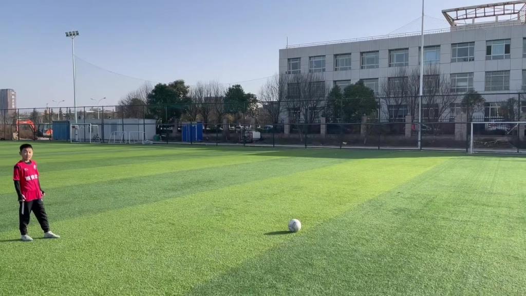 这值18万嘛？孙继海事件小孩水平如何，其实这年龄发力还行