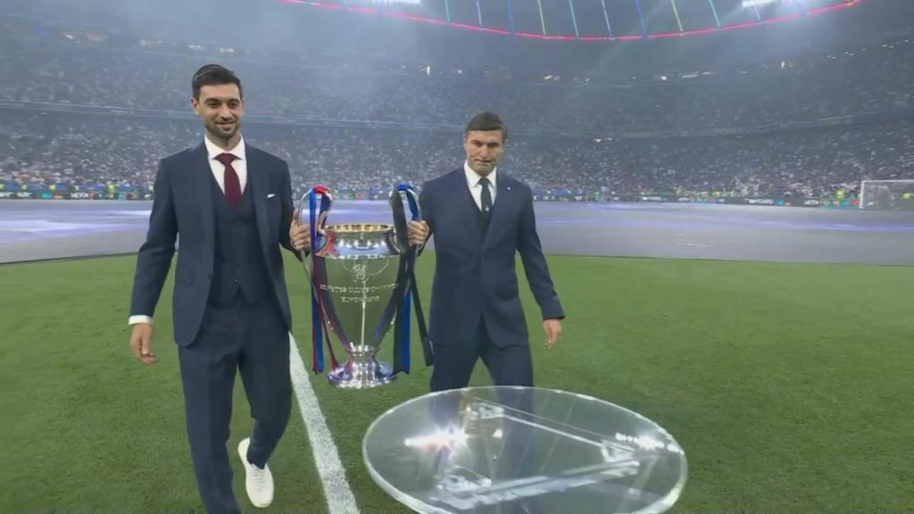 誰能奪冠?薩內蒂和帕斯托雷攜大耳朵杯入場!