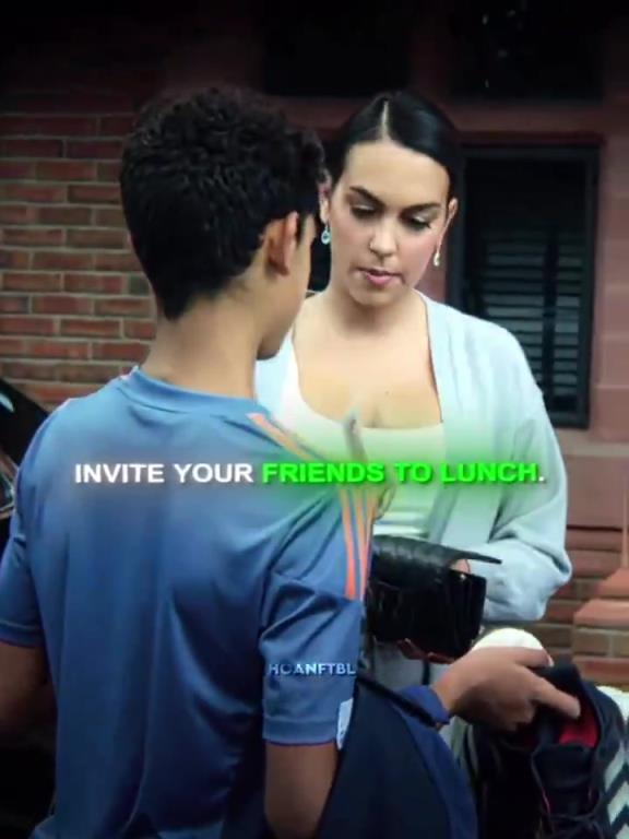 啥表情喬治娜給了迷你羅100塊作為飯錢,這是他的反應