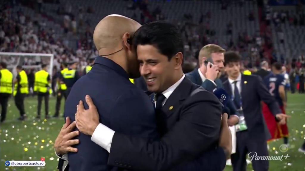 納賽爾嘴都要笑歪了怎么每個人看到亨利都緊緊擁抱啊~