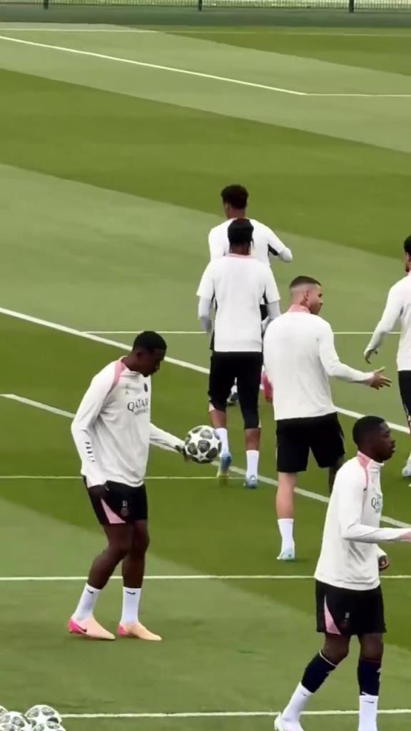 年輕就是好！杜埃在訓(xùn)練中狂秀技巧！未來能達(dá)到怎樣的高度呢？