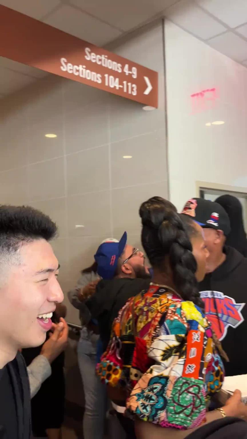 这就是口碑！尼克斯出局后球迷高喊“法克吹羊”泄愤