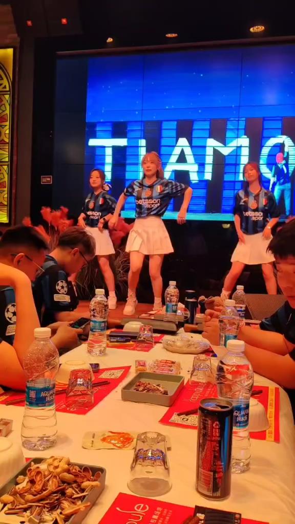 小編不裝了！為了美女啦啦隊也要支持國米