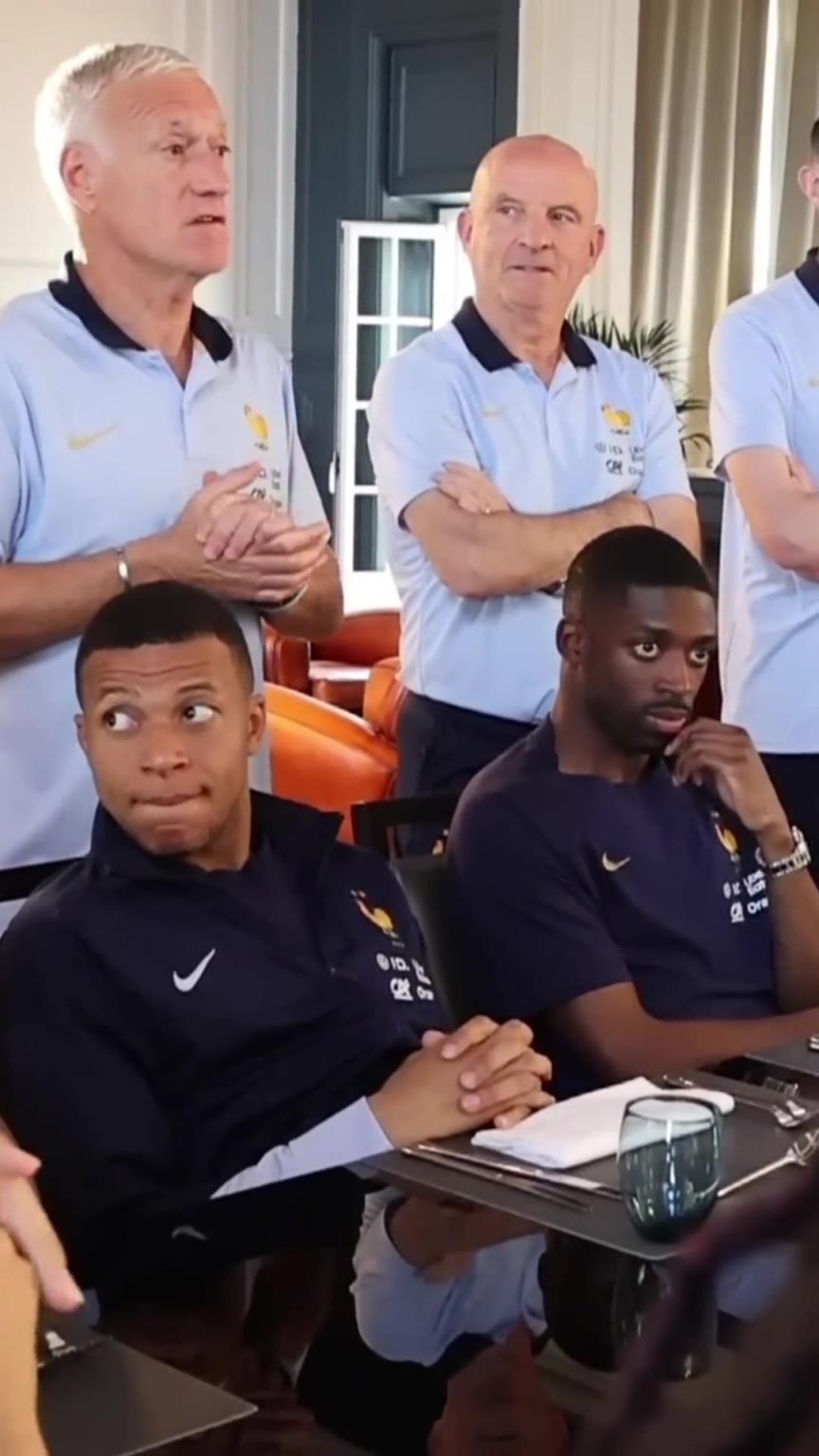 登貝萊拿了歐冠氣場十足，國家隊開會姆總在一旁像個小弟