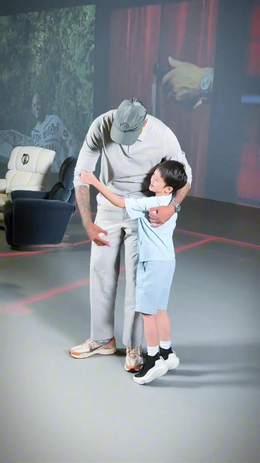 卡梅隆安東尼中國行,這瓜包甜 !