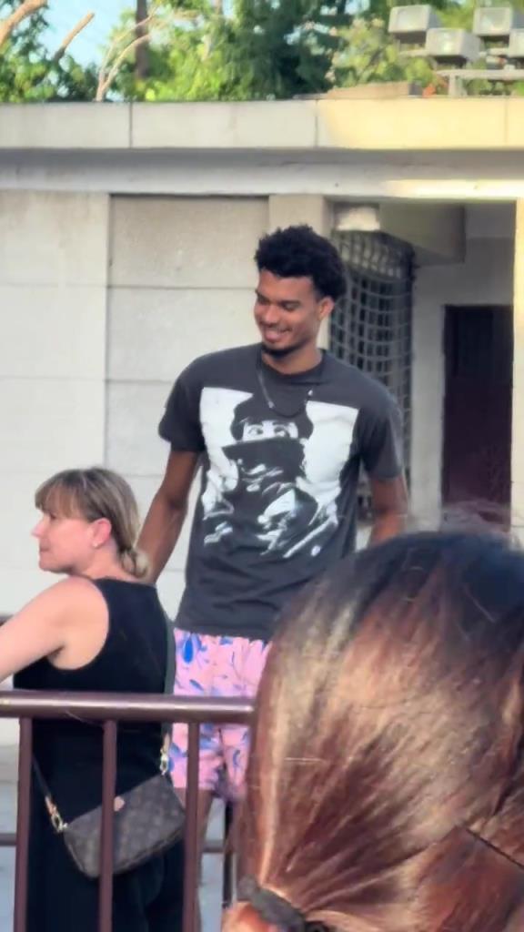 這個人這么高會打籃球嗎？