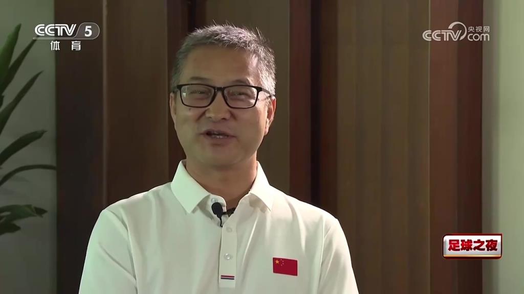 王鈺棟與央視主持人談游戲:你踢不過我,我利物浦英超冠軍