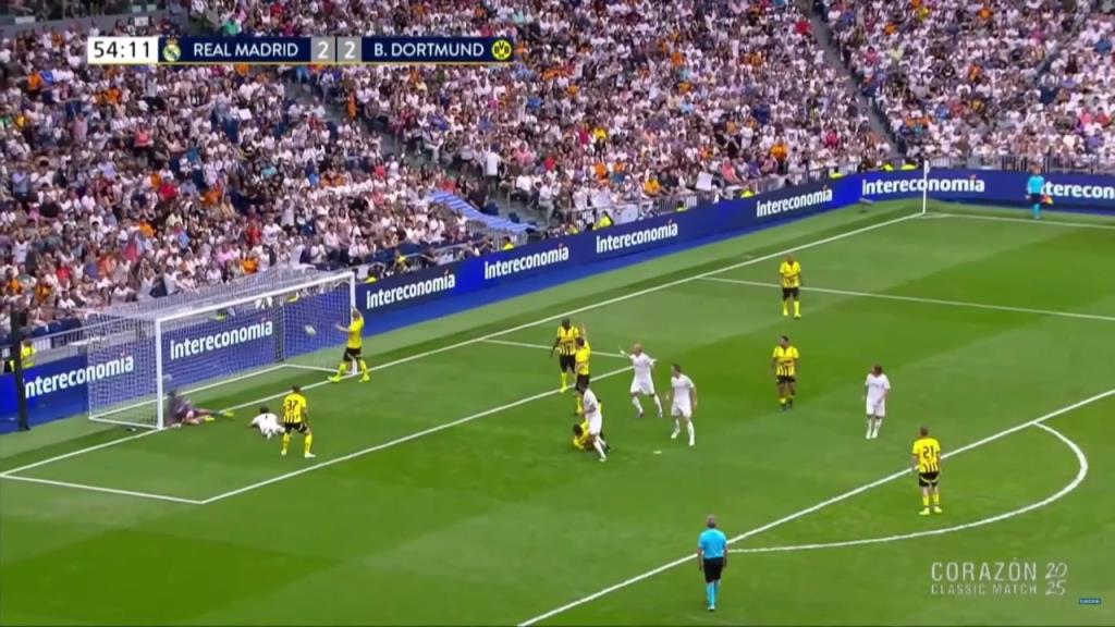 指環(huán)王??勞爾進球啦,經典親吻動作,來自瓦拉內的助攻