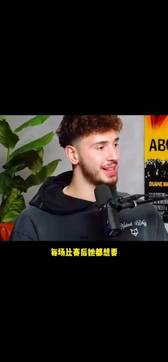 年輕人就是猛?。∩昃好繄?chǎng)比賽后女友都想要和我做X~
