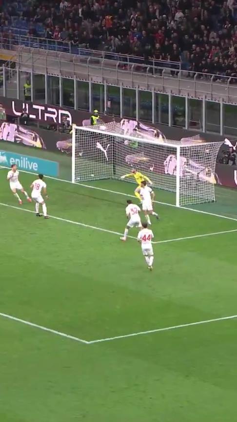 德赫亞面對米蘭時精彩的表現!曼聯放走他到底是對是錯?