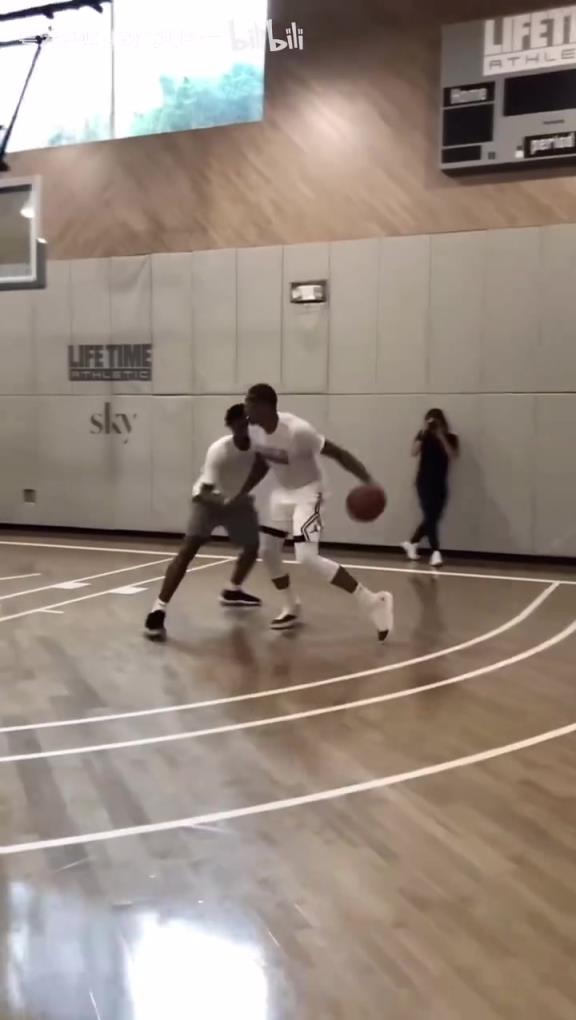 NBA球星的頂級腳步操作！誰的連招最絲滑？