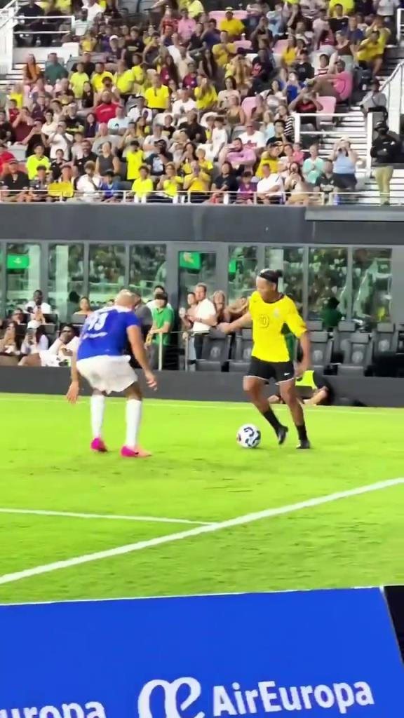 還是那個桑巴舞者！45歲的小羅身體雖然不行了，但技術還是牛