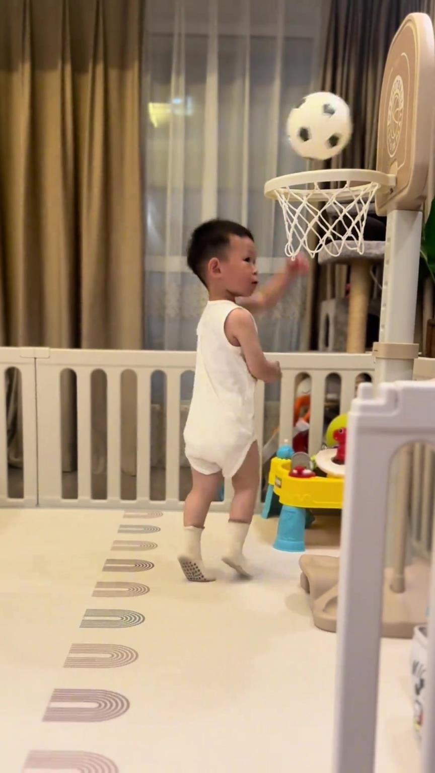 壓不住尿的年紀,壓住了腕!