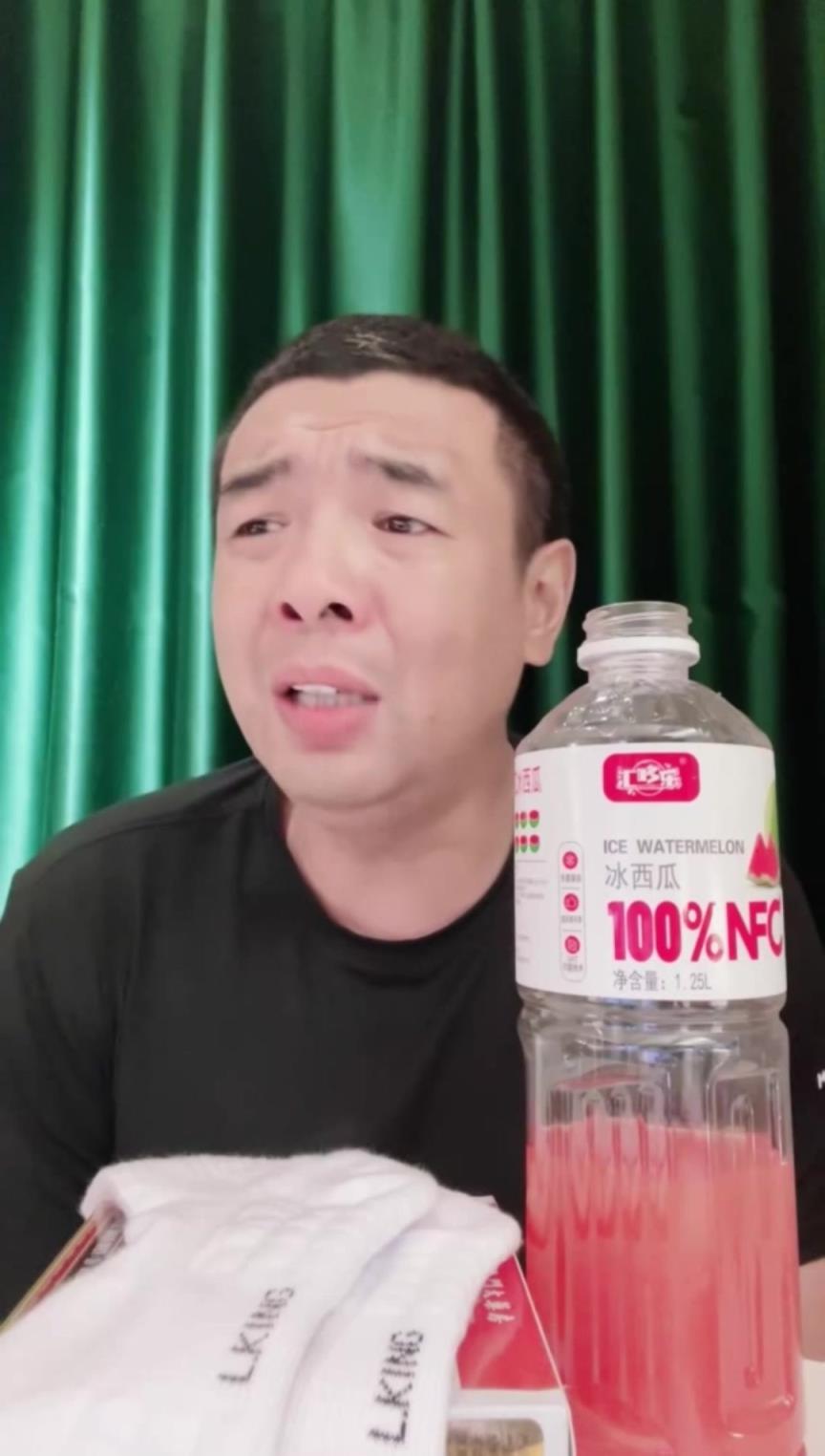 換人看不懂！徐亮大怒：打雙后腰你上徐皓陽干嘛，上楊明洋?。?></div>
<p>換人看不懂！徐亮大怒：打雙后腰你上徐皓陽干嘛，上楊明洋?。?/p>
</a>
</li>
<li>
<a href=
