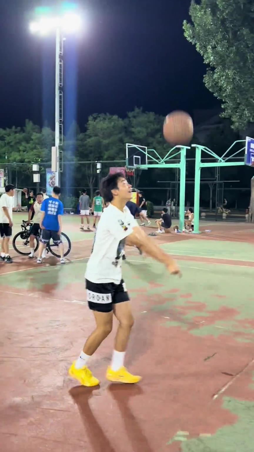 打籃球的和打排球的都沉默了~