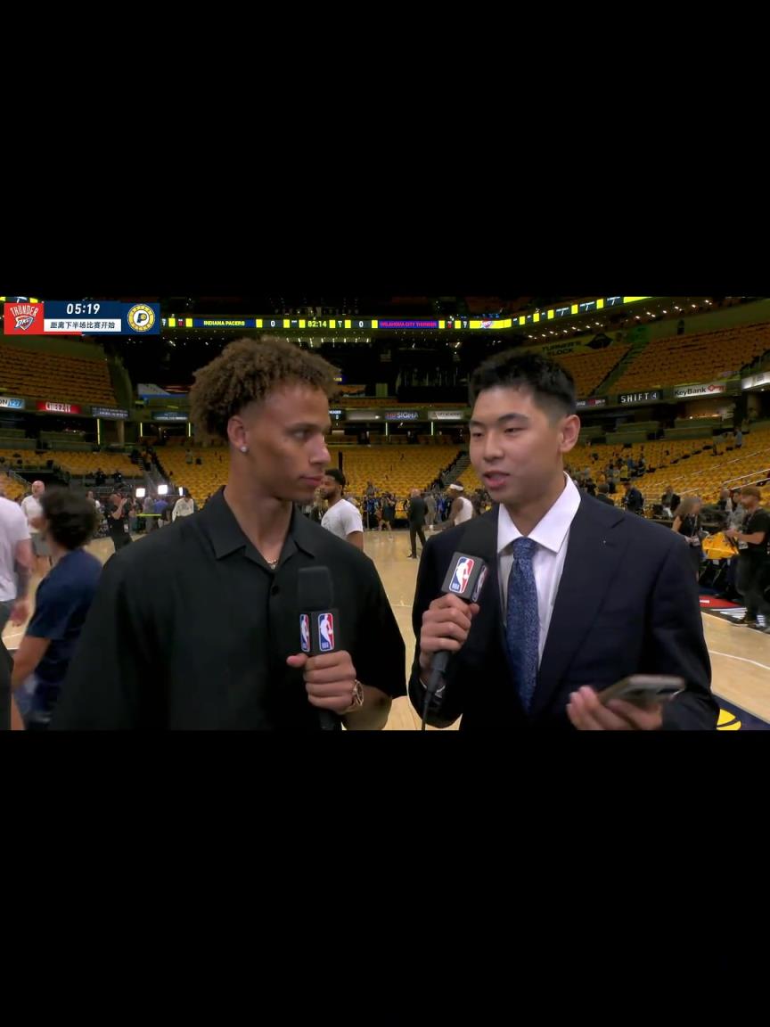 英語水平不錯啊！籃網隊員崔永熙采訪戴森丹尼爾斯+翻譯