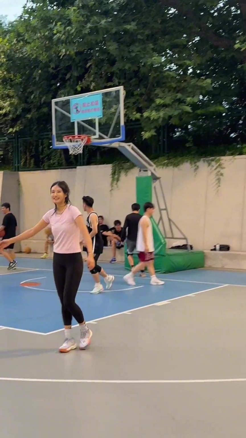 準歸準但突破速度并不快！女網紅1米81石一童曬連續進球