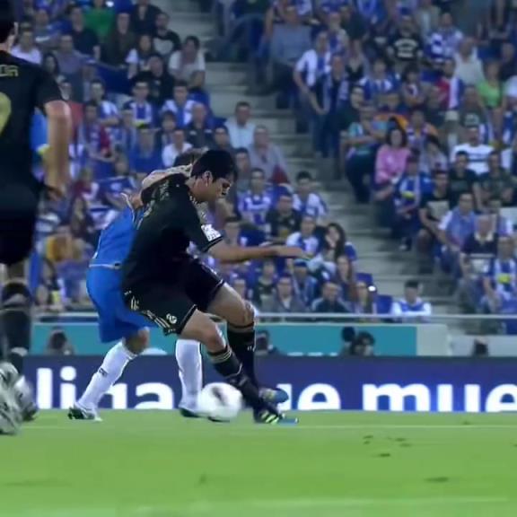 今天看到一個有趣的評論：卡卡就像是三國時期的趙云，又帥又能打