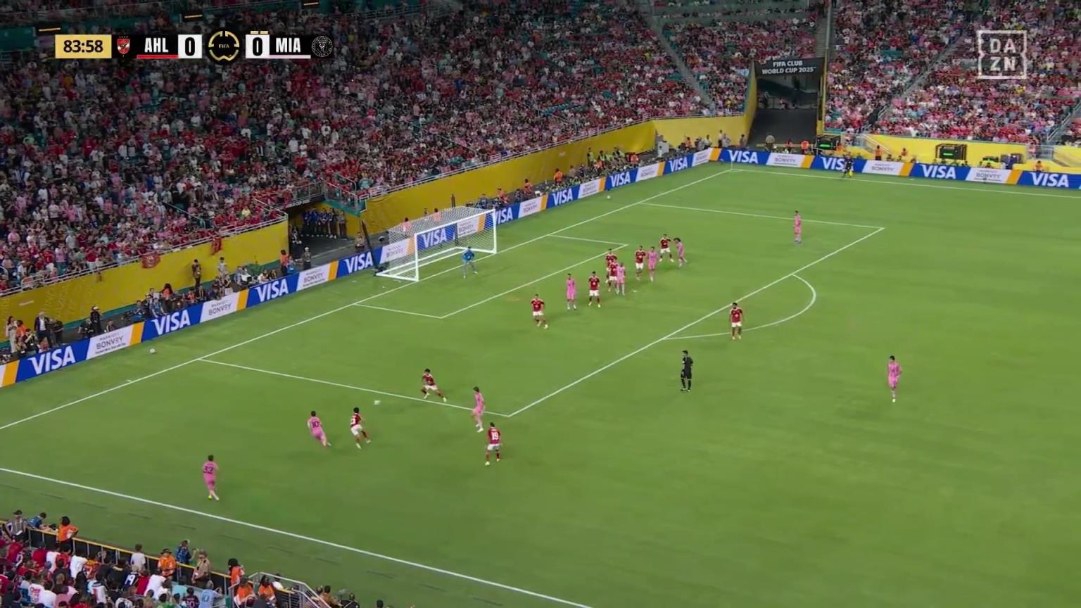 梅西傳中造險，開羅國民門將開掛了啊這頭球都撲的出來