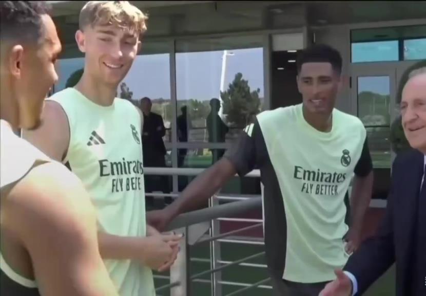 老佛爺探班阿諾德:老隊員們沒欺負你吧,貝林和莫德里奇得帶帶你