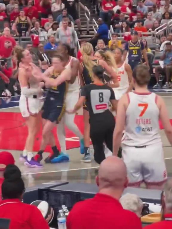 先打臉，后撞倒！WNBA球員就是這么對(duì)待她們的金飯碗的！