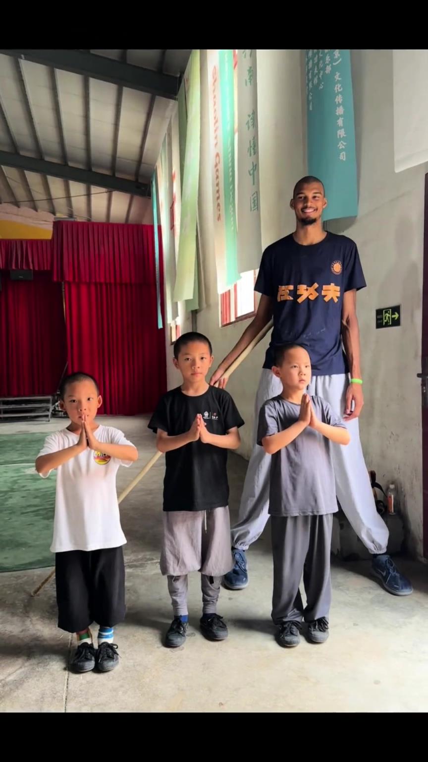少林寺師父曬視頻：少林童子功震驚了文班亞馬！
