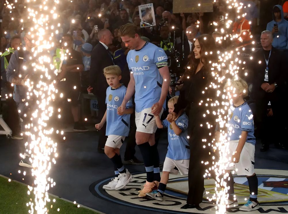 英超綜合：曼城主場得勝 德布勞內告別